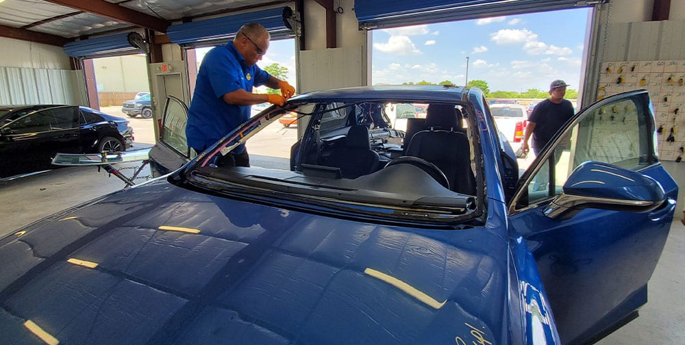 What to Look For in a Good Windshield Repair Company – Miracle Auto Glass  Center