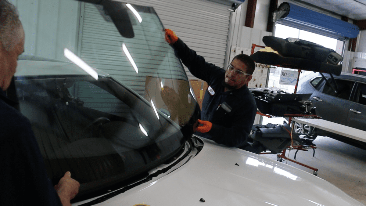 QUICK AUTO GLASS REPAIR INFORMATION | Miracle Auto Glass Center