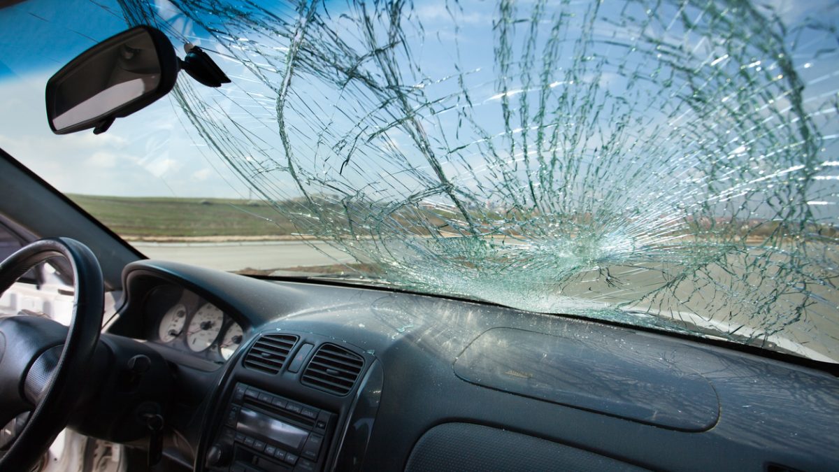 How Weather Conditions and Temperature Changes Can Break a Windshield