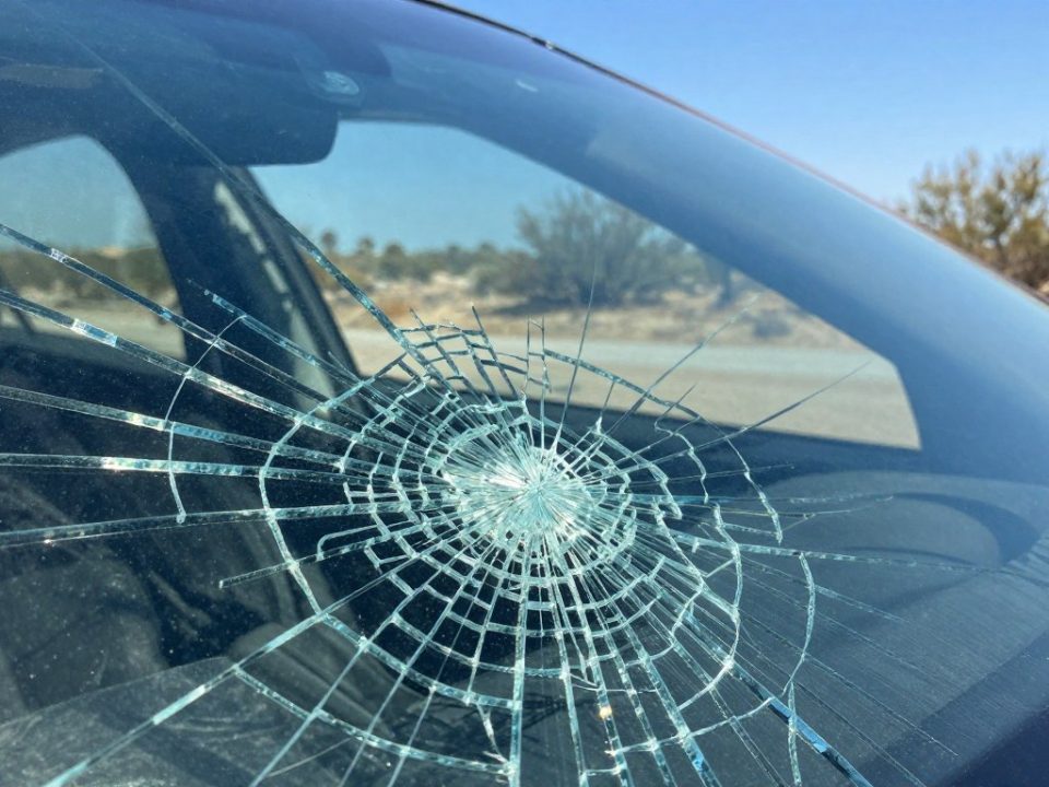 windshield crack spreading